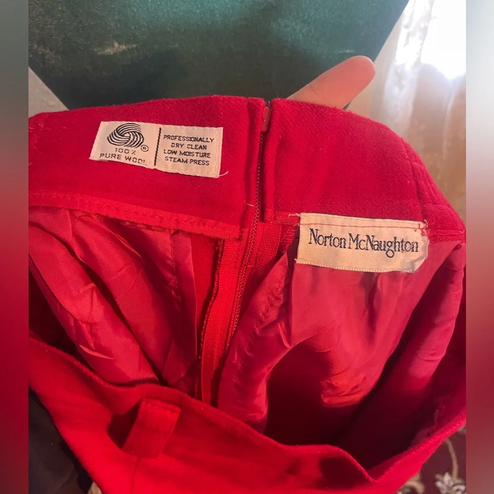 Norton McNaughton: Elegant vintage Red wool skirt - Picture 6 of 6